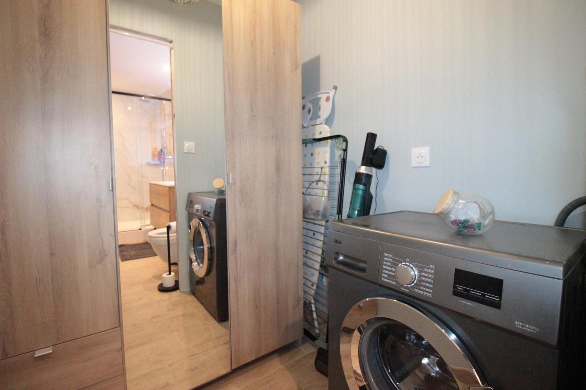 Luxury Studio, Rez De Chaussee, Parking Prive Video Surveillance, Canape Haute Qualite Convertible Couchage 2 Personnes, Centre Ville Proche, Restaurant, Boulangerie 2 Minutes A Pied, Terrasse - 800Metre Carre De Terrain - Gere Par Presta-Zen'Service Verdun-sur-Meuse Buitenkant foto